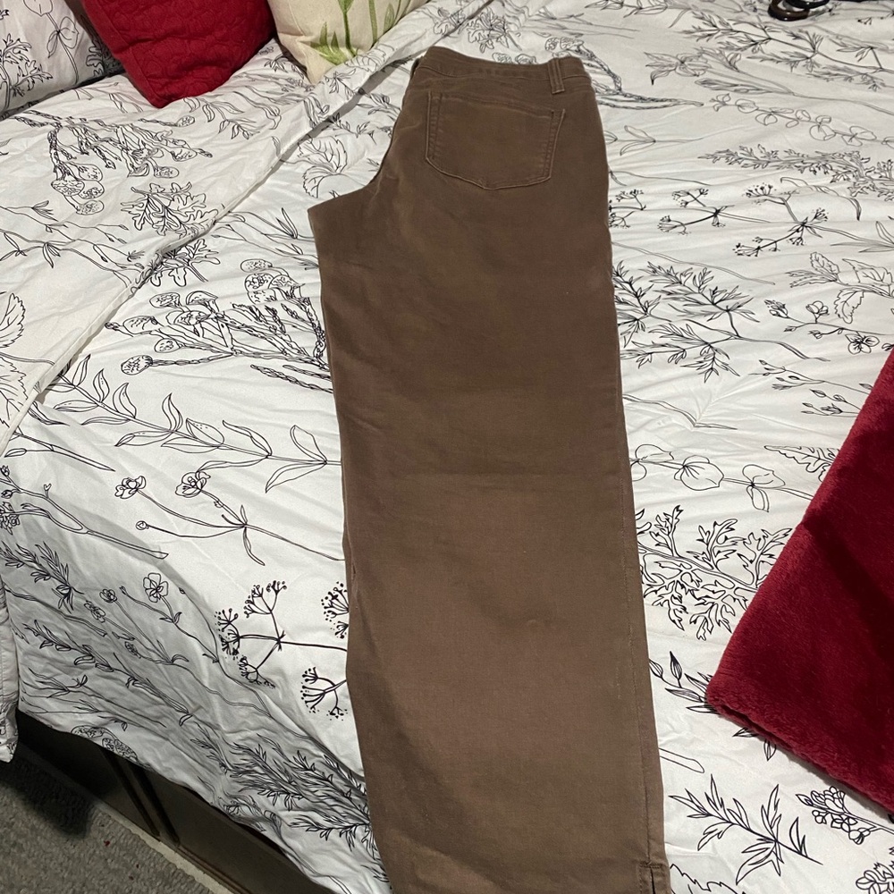 Maurices Brown Ankle Cropped Jeans